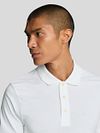 Lyle and Scott Polo Tonal Eagle Białe Model / Detail