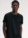 T-shirt Fred Perry Twin Tipped w kolorze zielonym 78C Model / Voorkant