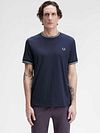 Fred Perry Twin Tipped T Shirt Navy Z47 Model / Voorkant