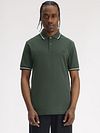 Fred Perry Polo Twin Tipped M3600 Mörkgrön 53A Model / Voorkant