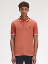 Fred Perry M3600 Polo Shirt Pink Y63 Model / Voorkant