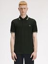 Fred Perry polo Twin Tipped M3600 Mørkegrøn Model / Voorkant