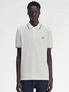 Fred Perry Polo Twin Tipped M3600 Hvid Z52 Model / Voorkant