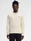 Fred Perry Sweater Logo Ecru Model / Voorkant