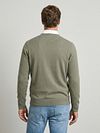 Sweter McGregor Cotton Cashmere w kolorze oliwkowym Model / Achterkant