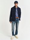 GANT Pikétröja Palmtryck Dusty Navy Model / Voorkant