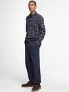 Chemise Barbour Fortrose Tartan Marine Marron Model / Voorkant