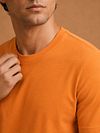 KING Essentials The Steve T-Shirt Naranja Model / Detail