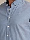Koszula NZA Barn Twill z kołnierzykiem button-down w kolorze niebieskim Model / Detail
