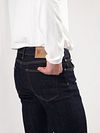 MUD Jeans dżinsy Regular Bryce granatowe Model / Detail