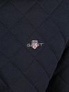 Sweter GANT pikowany z kołnierzem mocker w kolorze granatowym Product / Detail