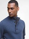 Sweter Barbour Mocker w kolorze indygo Model / Voorkant