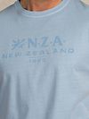 T-shirt NZA z wyblakłym logo w kolorze błękitnym Model / Detail