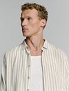 Camisa No Excess a rayas beige Model / Voorkant