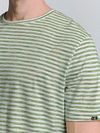 No Excess T-Shirt de rayas verde Model / Detail