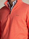 NZA Half-Zip Mokau Oranje Model / Detail
