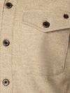 Overshirt No Excess kaki Model / Detail