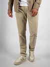 Suitable Chino Plato Corduroy Off White Model / Voorkant with Stefan