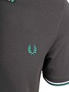 Polo Fred Perry Twin Tipped M3600 en gris 85B Product / Detail