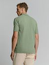 Polo No Excess w kolorze zielonym Model / Achterkant