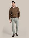 Suitable Merino Pullover Taupe Model / Voorkant