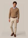 Steppin' Out Pullover V-hals Merinowol Praline Model / Voorkant