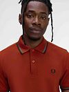 Fred Perry Polo Twin Tipped M3600 Rouge Model / Detail