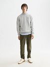 Scotch and Soda Chino Stuart Olijfgroen Model / Voorkant