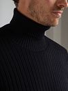Suitable dolcevita a coste in lana merino navy Model / Detail