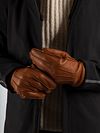 Guantes de piel camel Suitable Model / Detail con Stefan