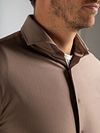 Suitable Herringbone Shirt Taupe Model / Detail