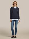 Steppin' Out Women Pullover V-Neck Lambswool Navy Model / Voorkant