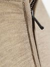 Sweter Suitable z wełny merynosów z zamkiem quarter zip, piaskowy Product / Detail