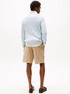 Jersey de punto cable de Tommy Hilfiger en azul claro Model / Achterkant