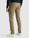 Vanguard V9 Chino Dobbey Greige Model / Achterkant