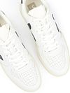 Veja Sneakers V-10 Zwart Product / Detail