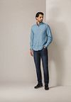 State Of Art Hemd Poplin Dandelion Blau Model / Voorkant