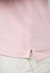 Profuomo Piqué Poloshirt Rose Model / Detail