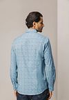 State Of Art Hemd Poplin Dandelion Blau Model / Achterkant
