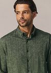 State Of Art Skjorte i Jersey Herringbone Grøn Model / Detail