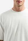 T-shirt dziany No-Excess w kolorze ecru Model / Detail