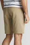 Vanguard Chinoshorts Twill Beige Model / Achterkant