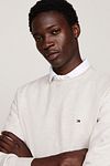 Maglione Essential Tommy Hilfiger greige Model / Detail