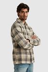 Cast Iron Overshirt w zieloną kratę Model / Zijkant