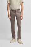 BOSS Chino Slim Beige Model / Voorkant