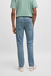 Jeansy BOSS Delaware w odcieniu Bright Blue Model / Achterkant