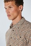 No Excess Overhemd Print Caramel Model / Detail