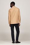 Camisa Tommy Hilfiger cepillada en beige Model / Achterkant