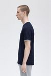 Fred Perry M1588 camiseta Twin Tipped azul marino oscuro Model / Zijkant
