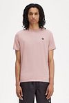 Fred Perry T-shirt gammelrosa Model / Voorkant